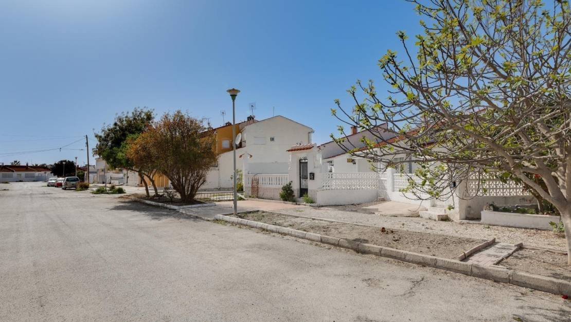 Sale - Bungalow - Torrevieja - Torretas