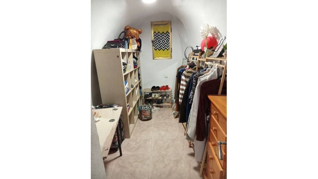 Sale - Cave house - Alicante City - Alcoraya