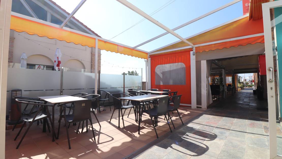 Sale - Commercial property - Algorfa - Algorfa Centro