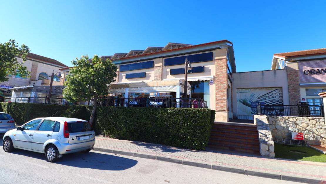 Sale - Commercial property - Algorfa - Algorfa Centro
