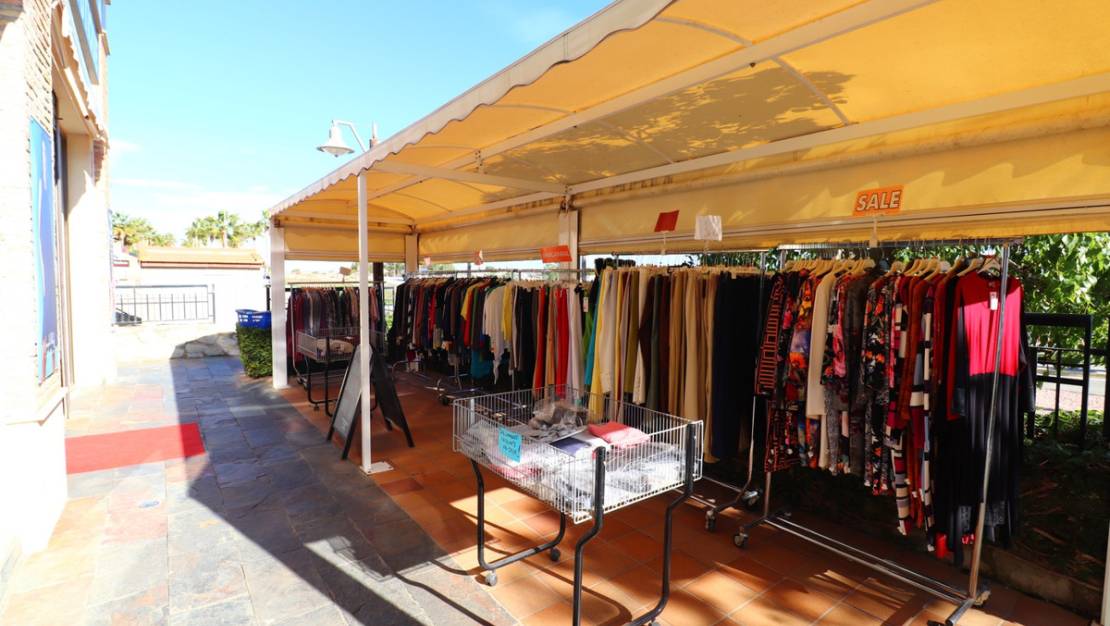 Sale - Commercial property - Algorfa - Algorfa Centro