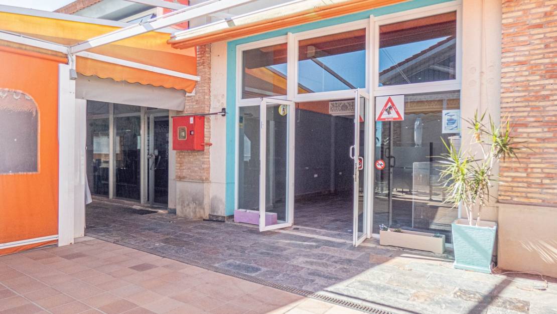 Sale - Commercial property - Algorfa - Algorfa Centro