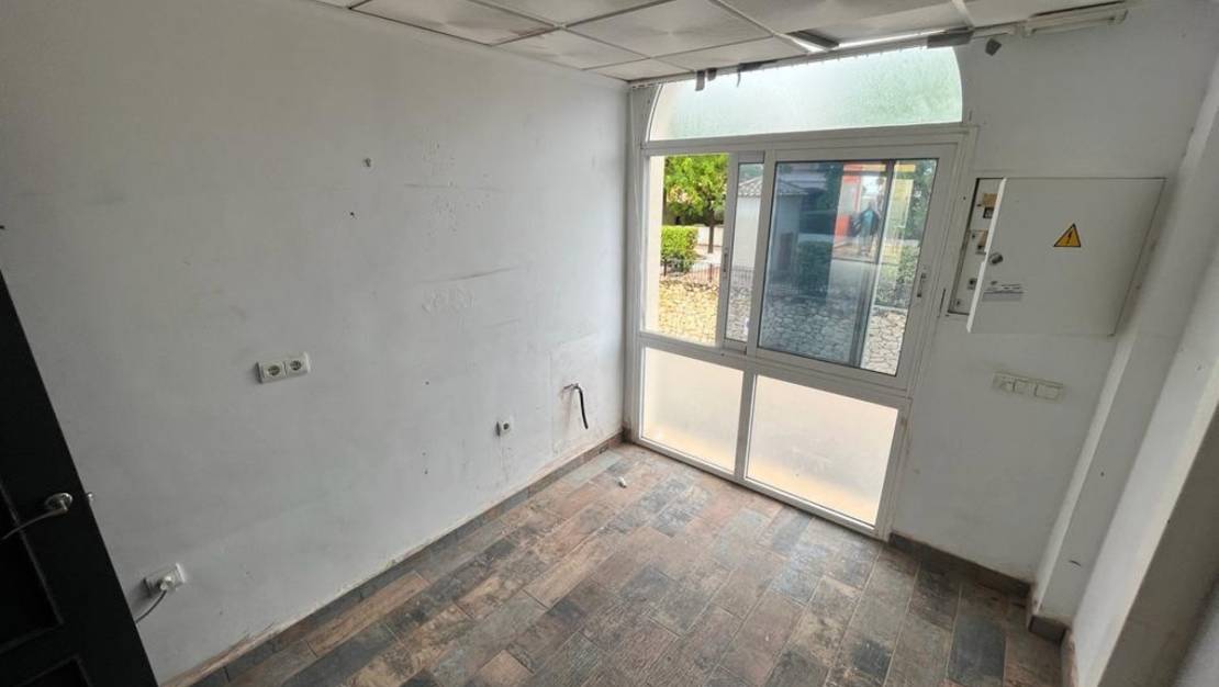 Sale - Commercial property - Algorfa - Algorfa Centro