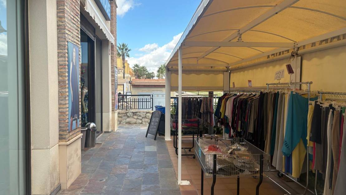 Sale - Commercial property - Algorfa - La finca golf