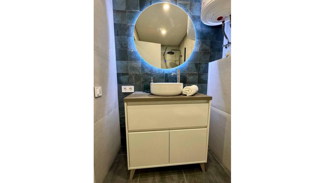 Sale - Commercial property - Alicante - Alicante Centro