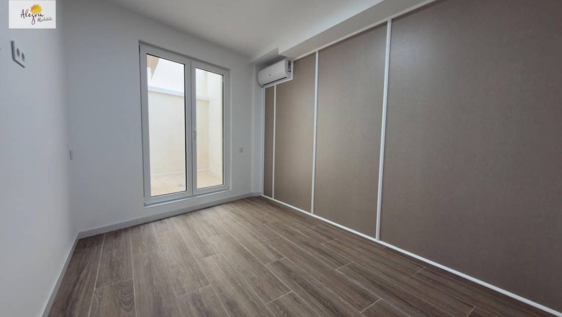 Sale - Commercial property - Alicante - Alicante Centro