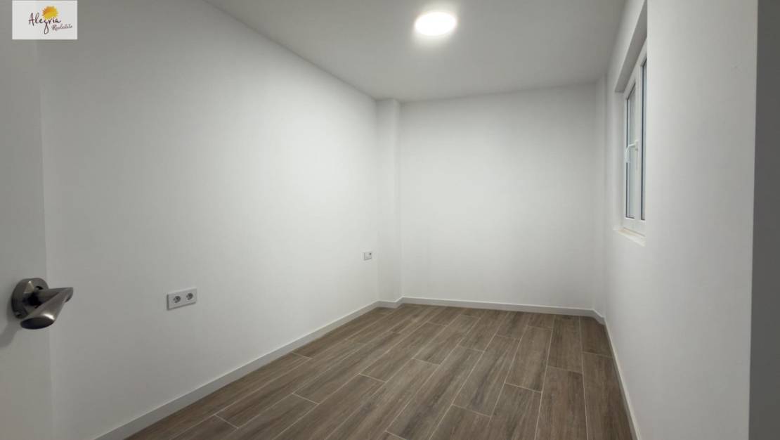 Sale - Commercial property - Alicante - Alicante Centro