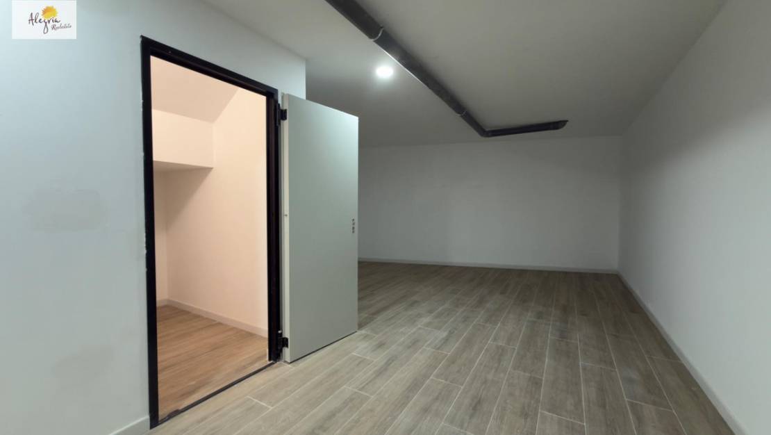Sale - Commercial property - Alicante - Alicante Centro