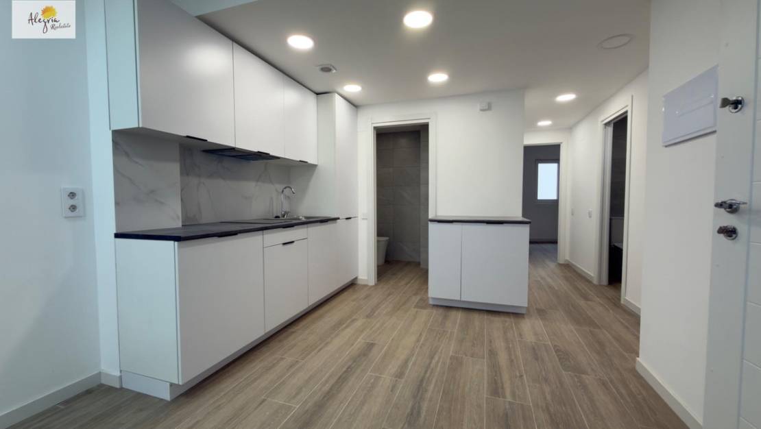 Sale - Commercial property - Alicante - Alicante Centro