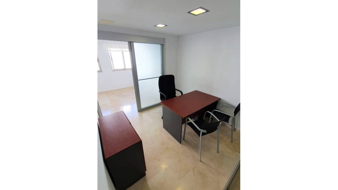 Sale - Commercial property - Alicante - Alicante Centro