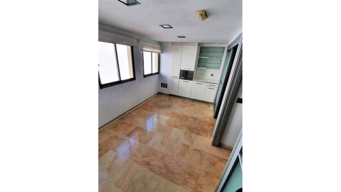 Sale - Commercial property - Alicante - Alicante Centro