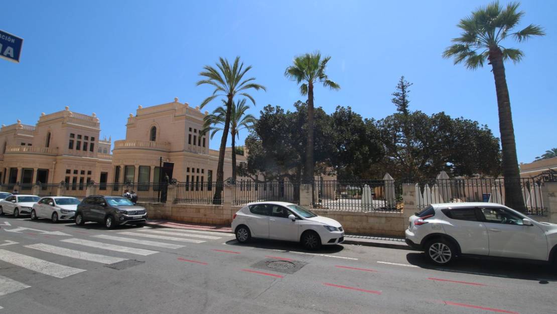 Sale - Commercial property - Alicante - Alicante Centro