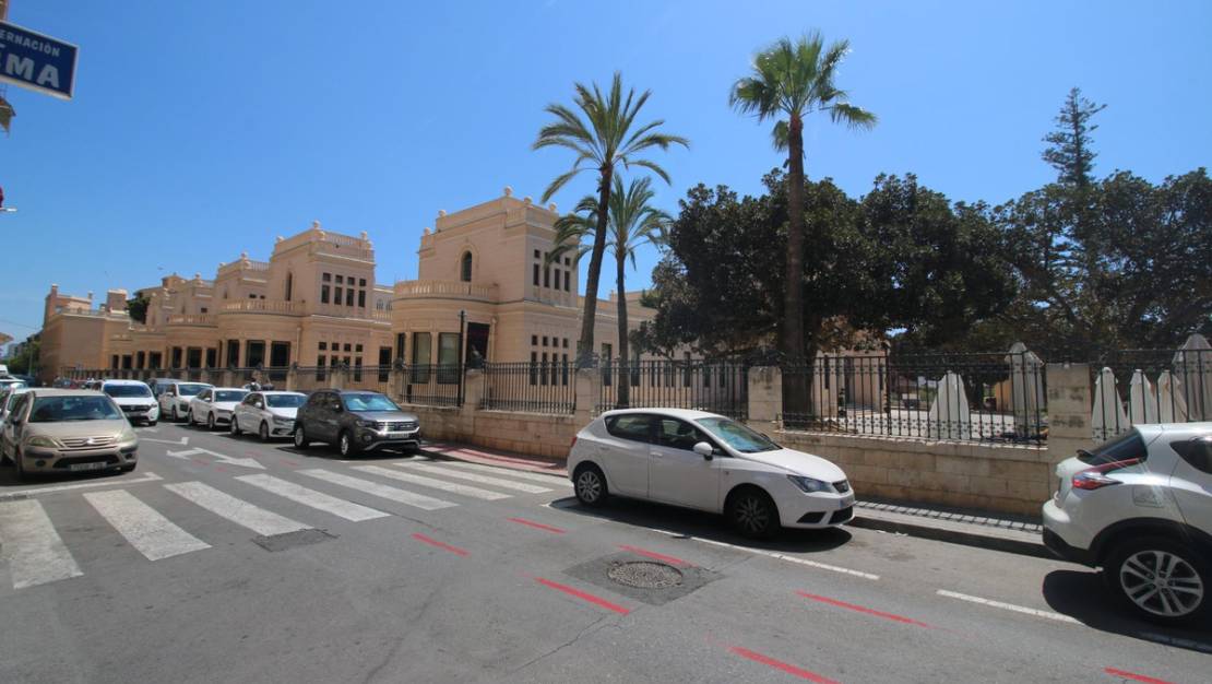 Sale - Commercial property - Alicante - Alicante Centro
