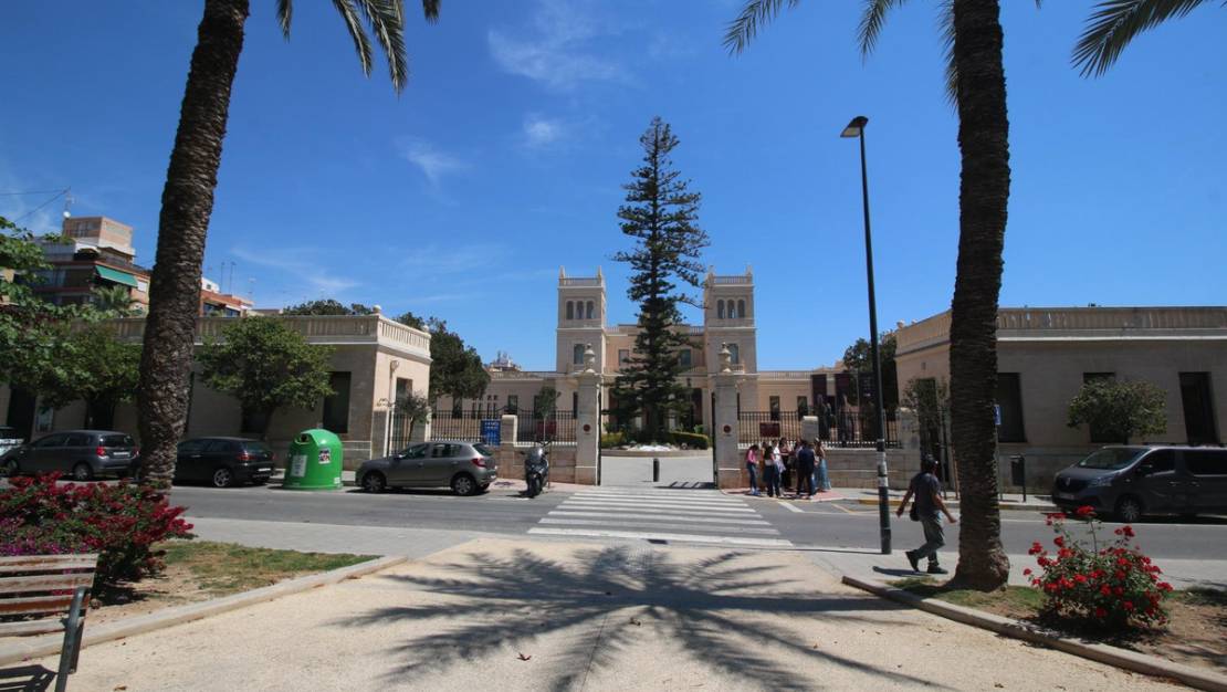 Sale - Commercial property - Alicante - Alicante Centro