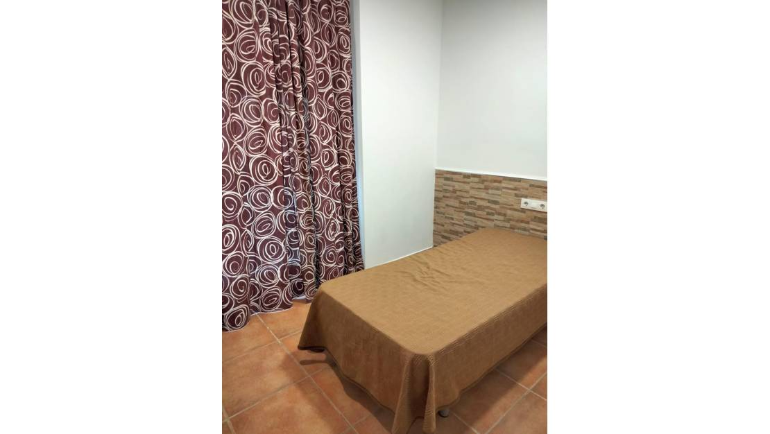 Sale - Commercial property - Alicante - Alicante Centro