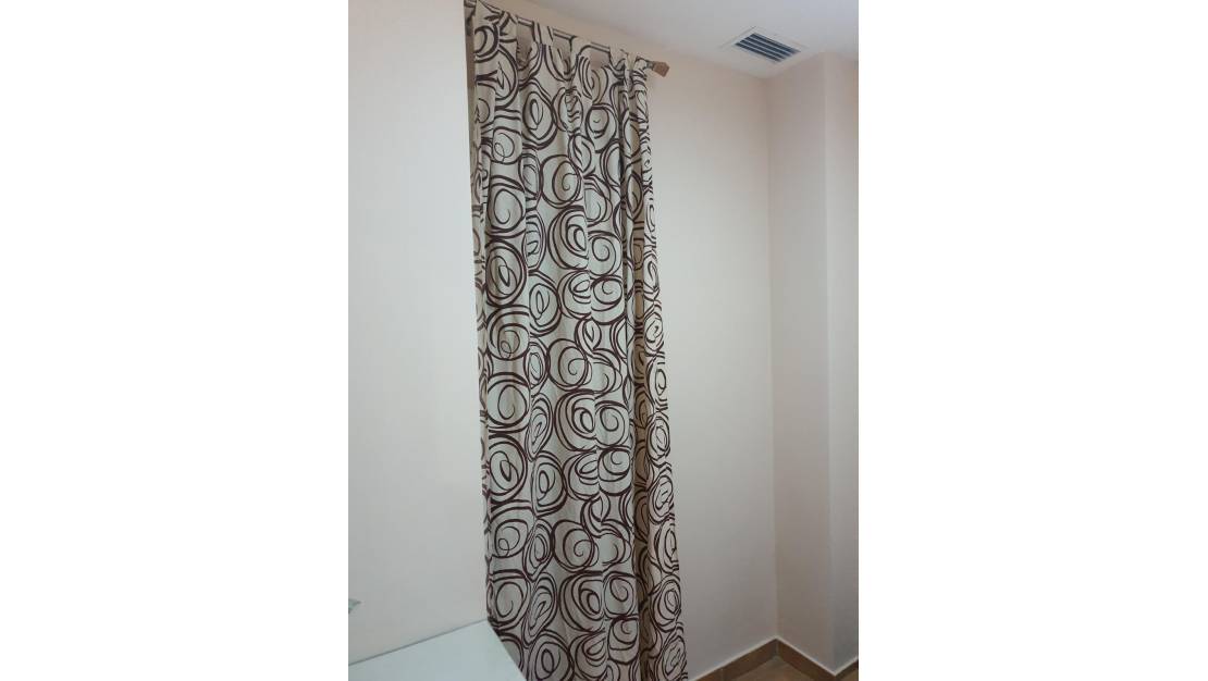 Sale - Commercial property - Alicante - Alicante Centro