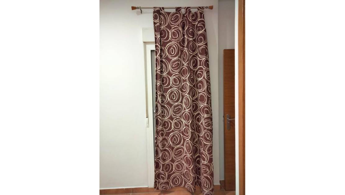 Sale - Commercial property - Alicante - Alicante Centro