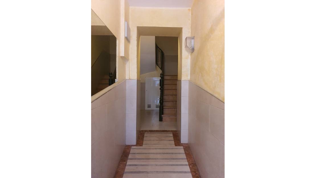 Sale - Commercial property - Alicante - Alicante Centro