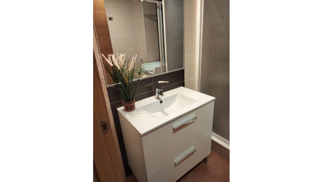 Sale - Commercial property - Alicante - Alicante Centro