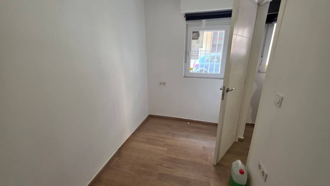 Sale - Commercial property - Alicante - Alicante Centro