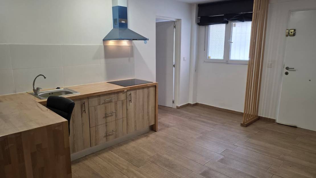 Sale - Commercial property - Alicante - Alicante Centro