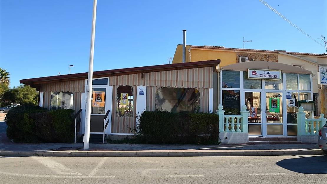 Sale - Commercial property - Alicante City - La Torreta