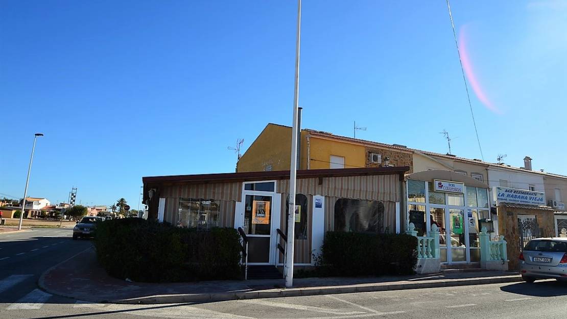 Sale - Commercial property - Alicante City - La Torreta