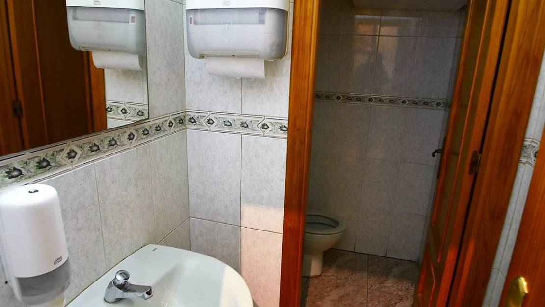 Sale - Commercial property - Alicante City - La Torreta