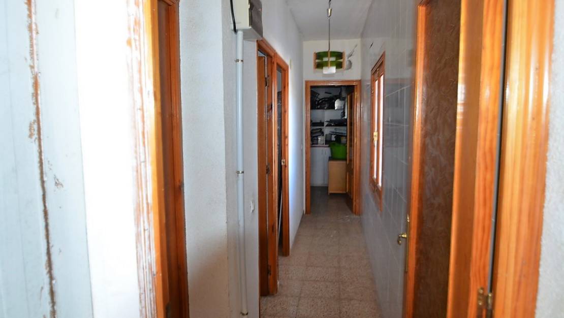 Sale - Commercial property - Alicante City - La Torreta