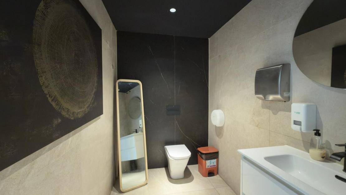 Sale - Commercial property - Benidorm - Benidorm Centro