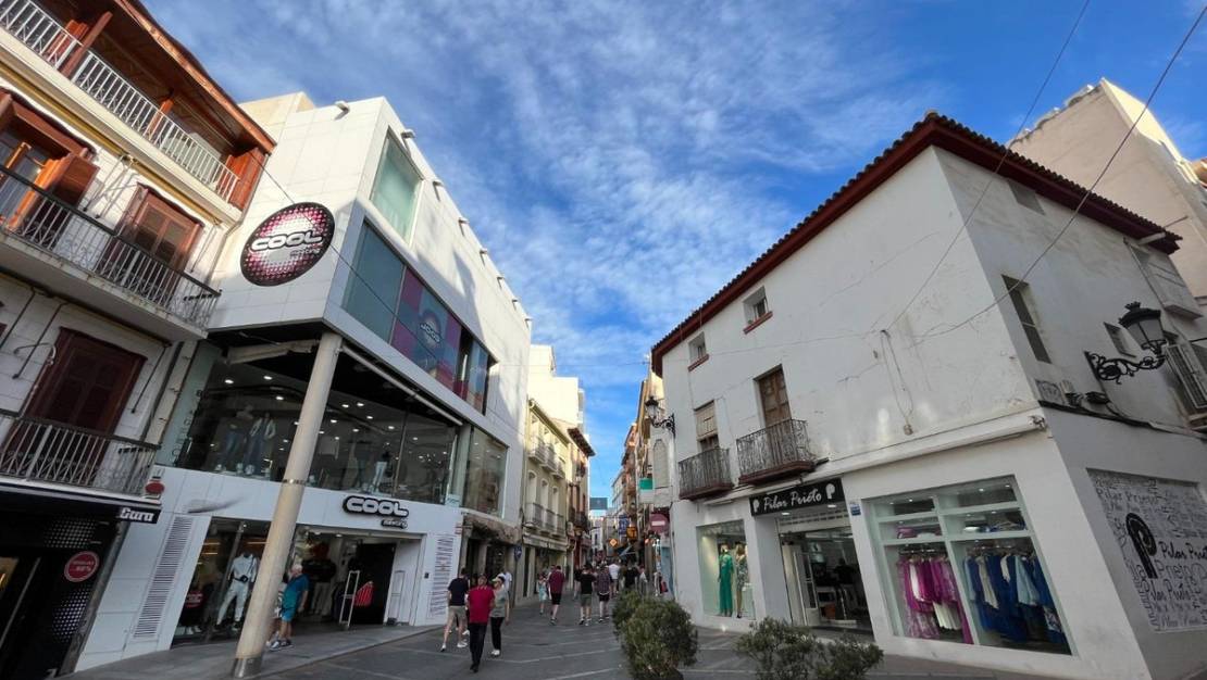Sale - Commercial property - Benidorm - Benidorm Centro