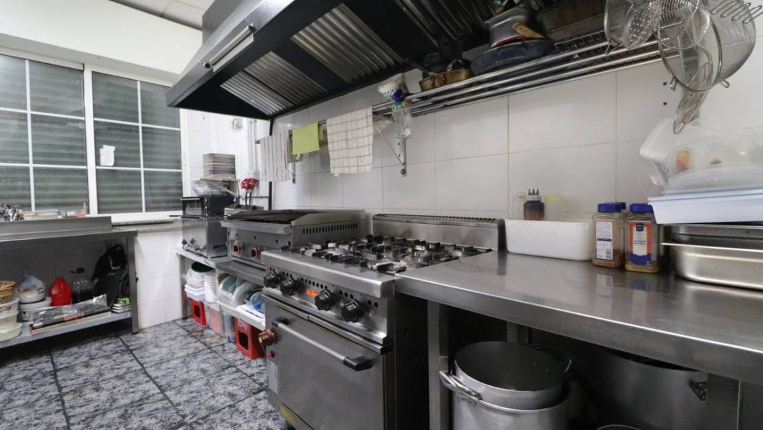 Sale - Commercial property - Catral - Catral Centro