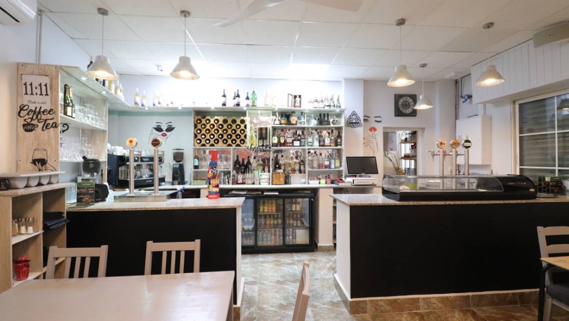 Sale - Commercial property - Catral - Catral Centro