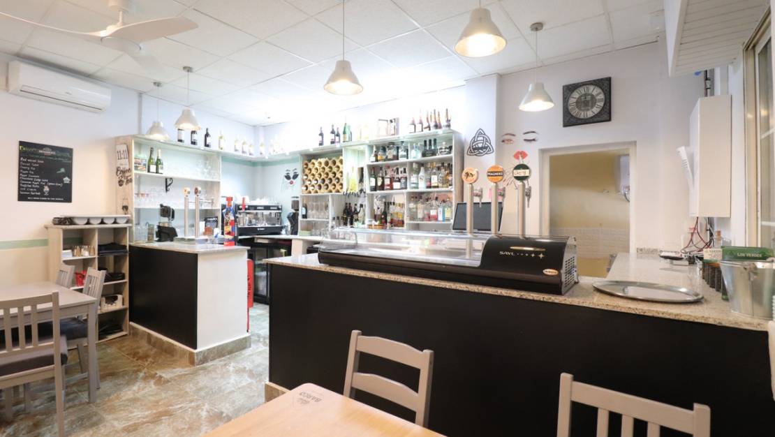 Sale - Commercial property - Catral - Catral Centro