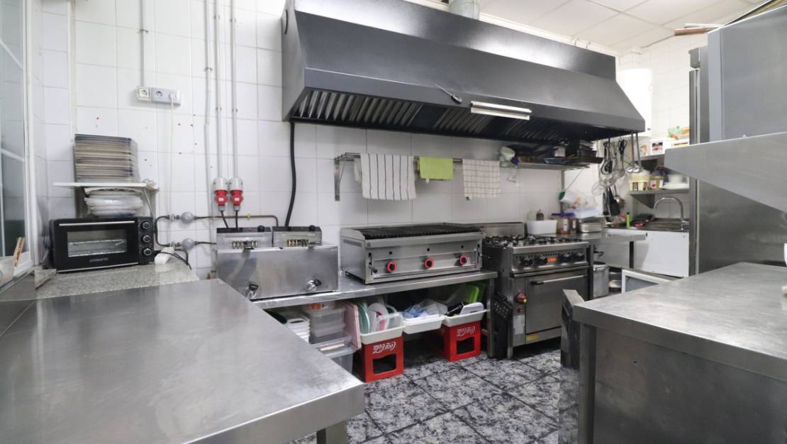 Sale - Commercial property - Catral - Catral Centro