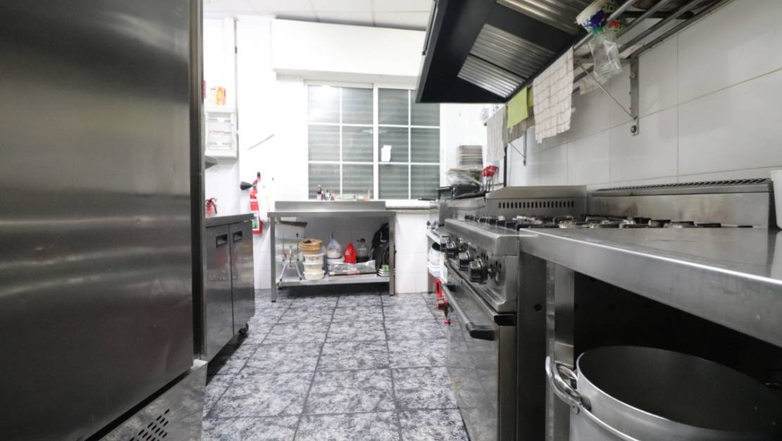 Sale - Commercial property - Catral - Catral Centro