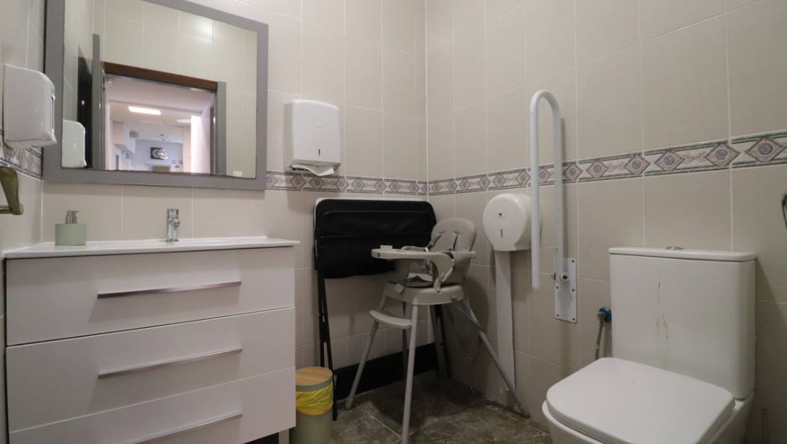 Sale - Commercial property - Catral - Catral Centro