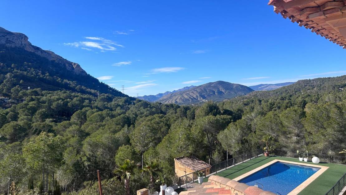 Sale - Commercial property - Finestrat