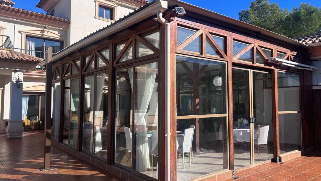 Sale - Commercial property - Finestrat