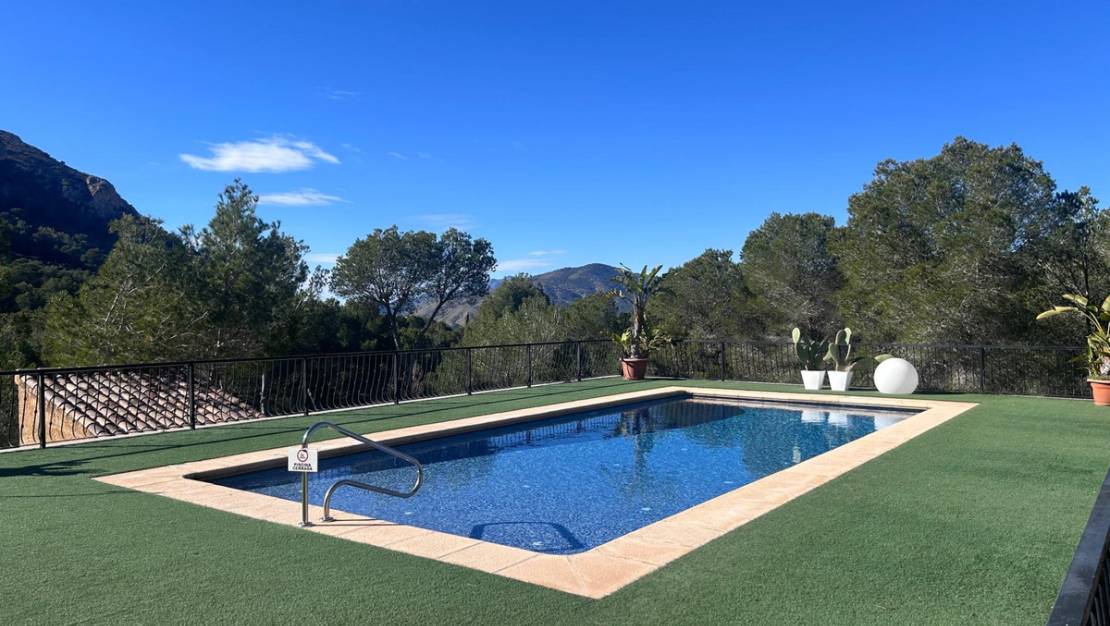 Sale - Commercial property - Finestrat