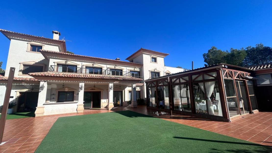 Sale - Commercial property - Finestrat