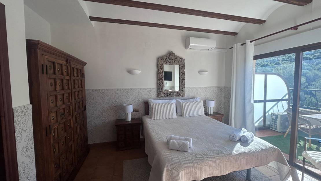 Sale - Commercial property - Finestrat