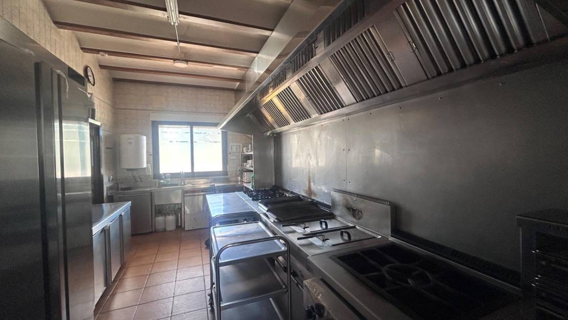 Sale - Commercial property - Finestrat