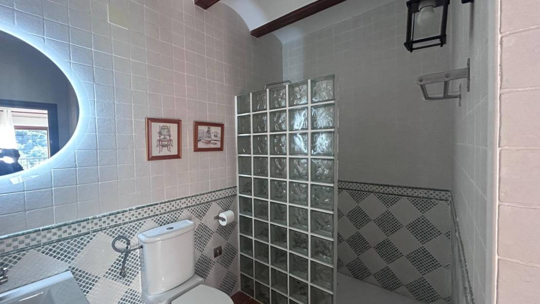 Sale - Commercial property - Finestrat