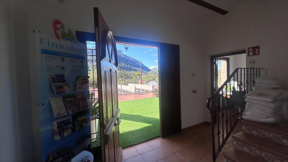 Sale - Commercial property - Finestrat