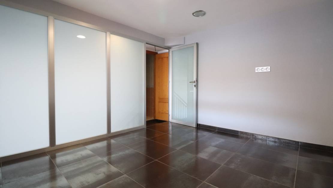 Sale - Commercial property - Formentera del Segura - Formentera del Segura Centro