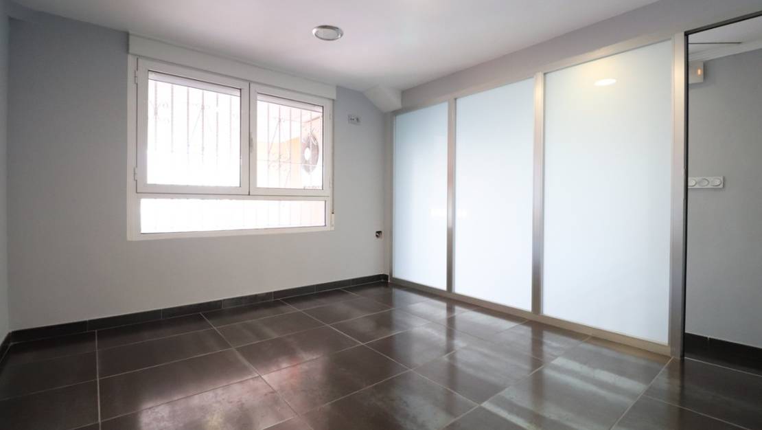 Sale - Commercial property - Formentera del Segura - Formentera del Segura Centro