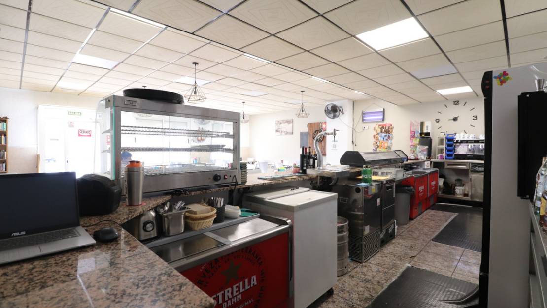 Sale - Commercial property - Formentera del Segura