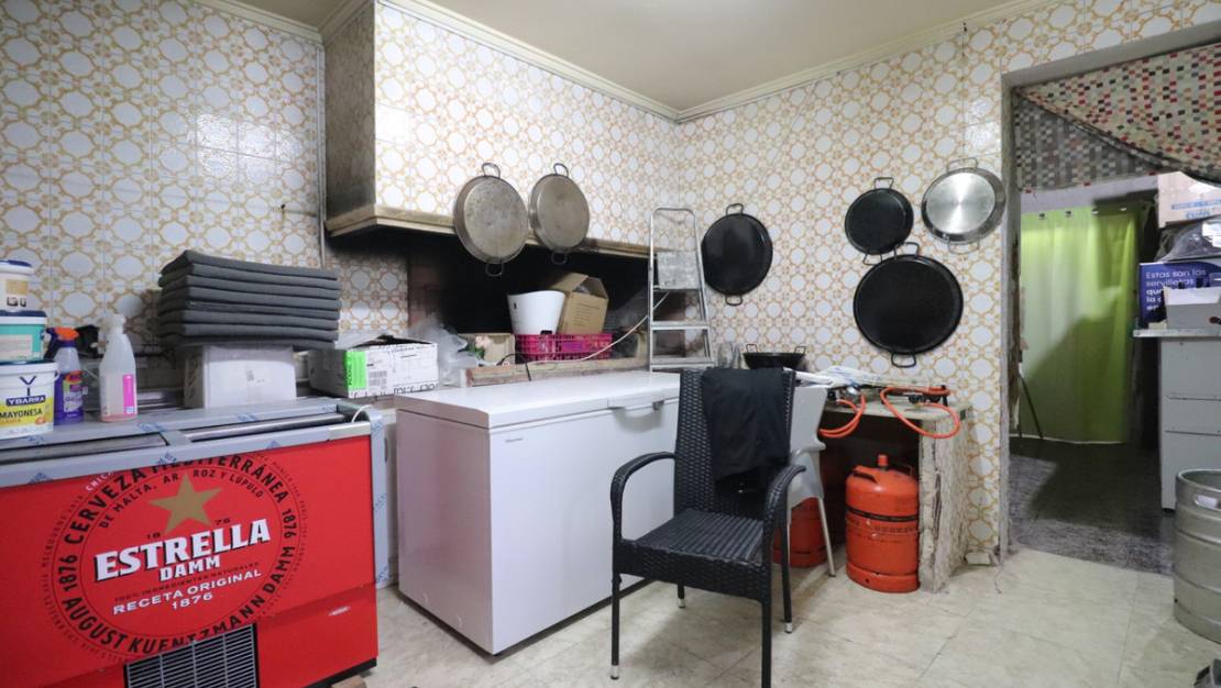 Sale - Commercial property - Formentera del Segura