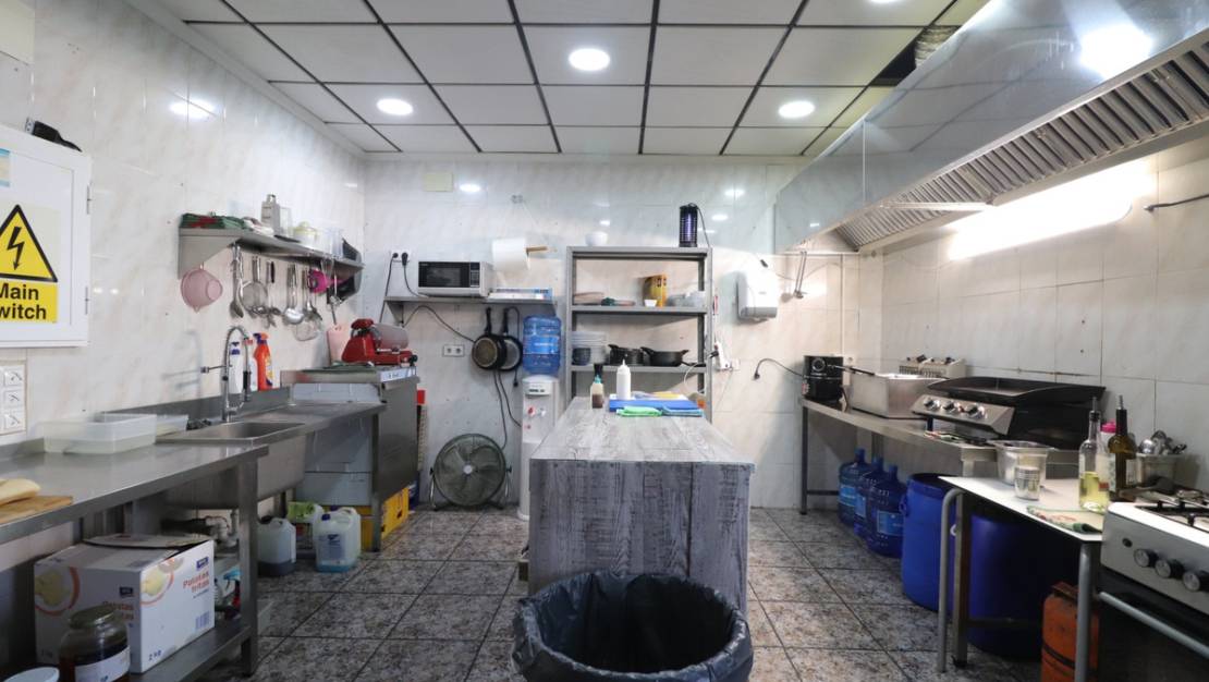 Sale - Commercial property - Formentera del Segura